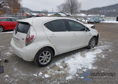 2012 Toyota Prius C Three z USA, uszkodzony, nr VIN JTDKDTB30C1507839